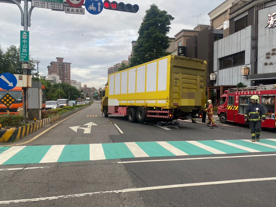 大貨車與腳踏車碰撞騎士喪命｜林口警籲行車謹慎注意！