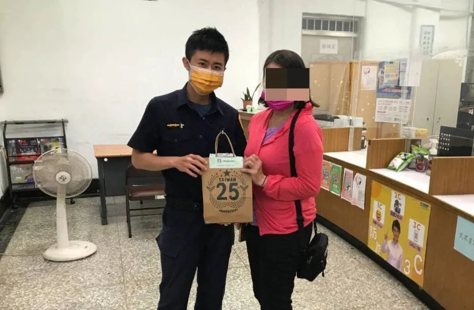 盡在不言中！暖心咖啡感恩在心｜警耐心引導識詐保住積蓄3萬元