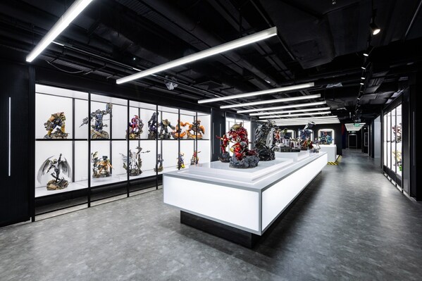 位於新加坡的XM旗艦店,展示了由XM Studios設計和製作的超過300件驚人的雕像收藏品。 位於新加坡的XM旗艦店,展示了由XM Studios設計和製作的超過300件驚人的雕像收藏品。