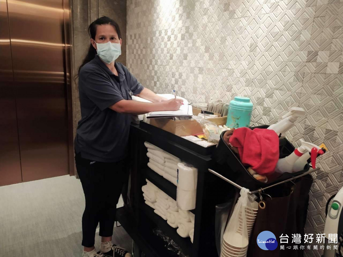 張小姐成功重返職場，不但薪水增加了，也穩定就業。