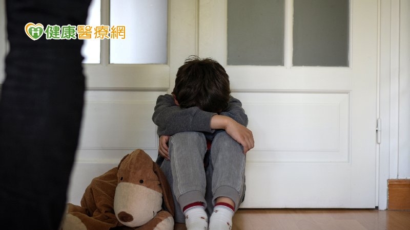 醫師打小孩50耳光惹議! 體罰能喚醒「神經警醒度」?痛覺可助行為改正?