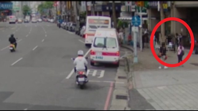 冷氣機墜落影片曝!同行姊姊驚悚目擊崩潰 眾人CPR仍救不回 61 212 13 | 社會 社會 記者爆料網