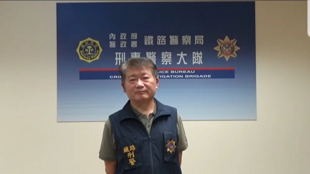 鐵路警察局台北分局偵查隊長黃明福針對加強婦幼安全保護作為說明。(記者宋紹誠翻攝)