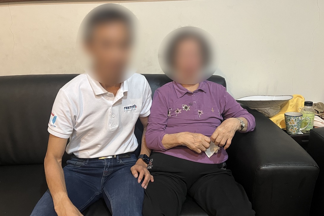 ▲圖說:兒子獲知嬤受傷,急忙趕回家探視,並十分感激大家的熱心協助 (圖/台中市政府提供)