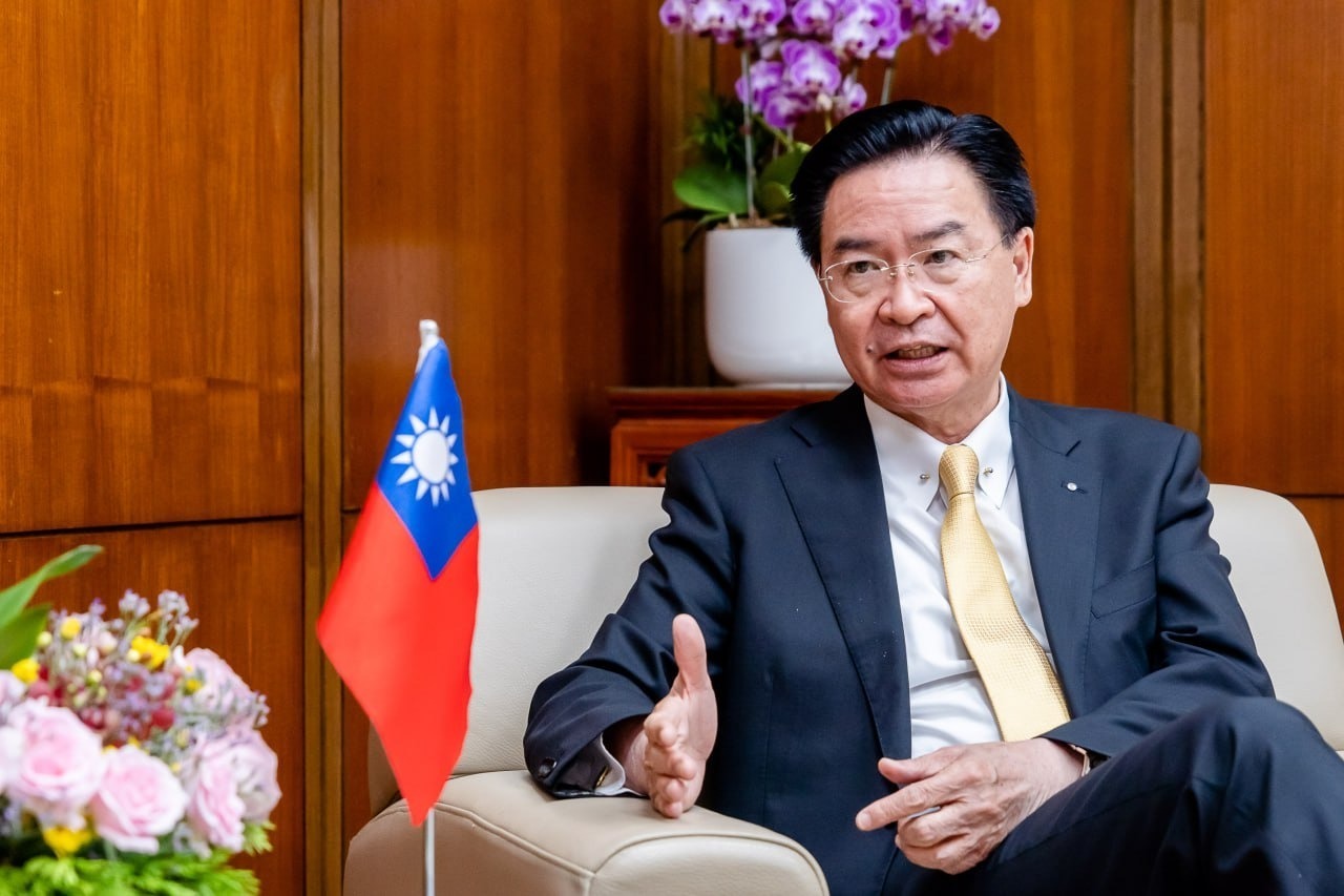 吳釗燮撇清接任駐美大使 賴士葆稱「廢掉外交部」遭同黨立委呼籲自律 274 吳釗燮撇清接任駐美大使 賴士葆稱「廢掉外交部」遭同黨立委呼籲自律 273