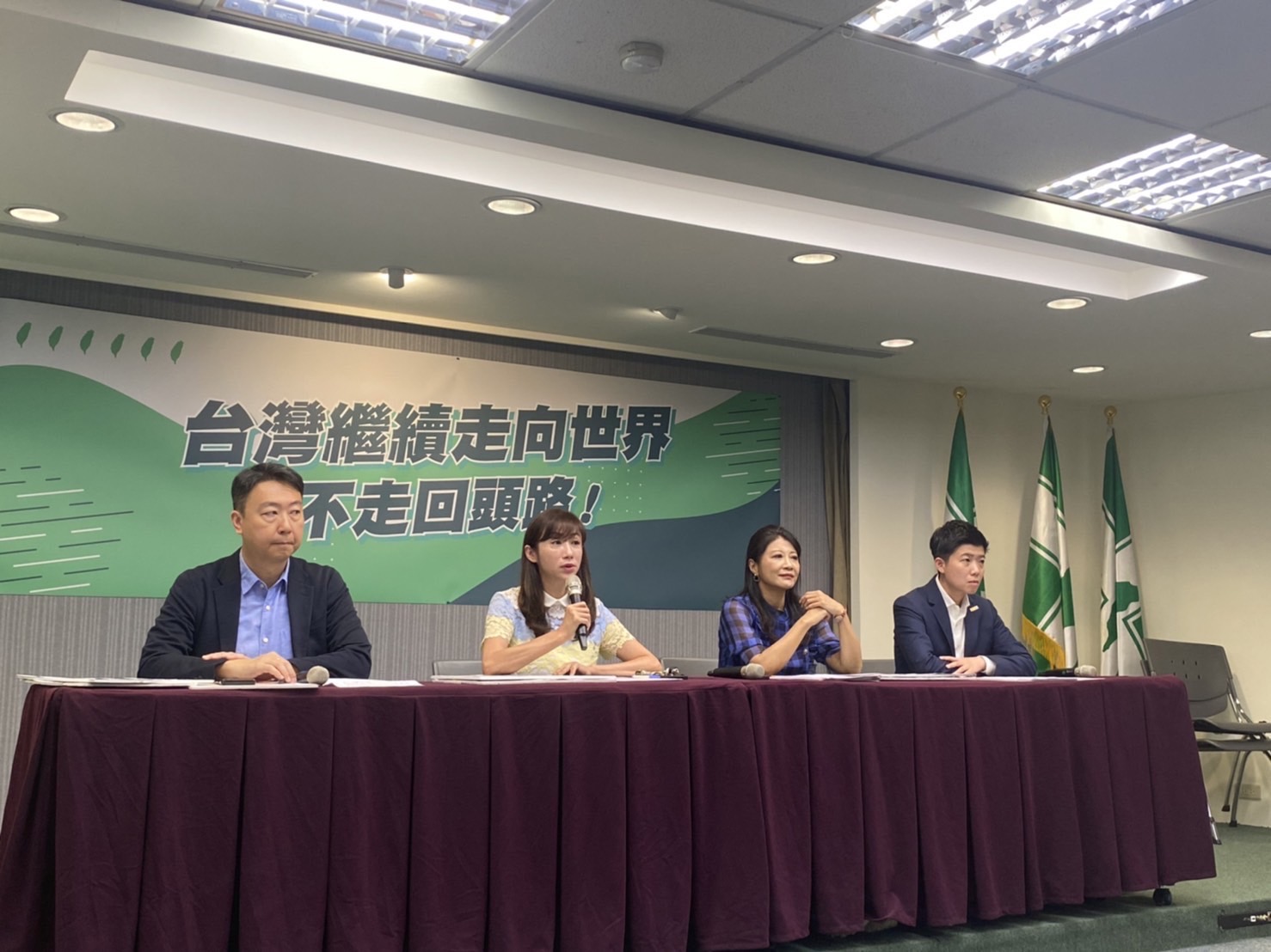 談台美21世紀貿易倡議 苗博雅批:侯單押中國、柯躁進迷航 274 談台美21世紀貿易倡議 苗博雅批:侯單押中國、柯躁進迷航 273