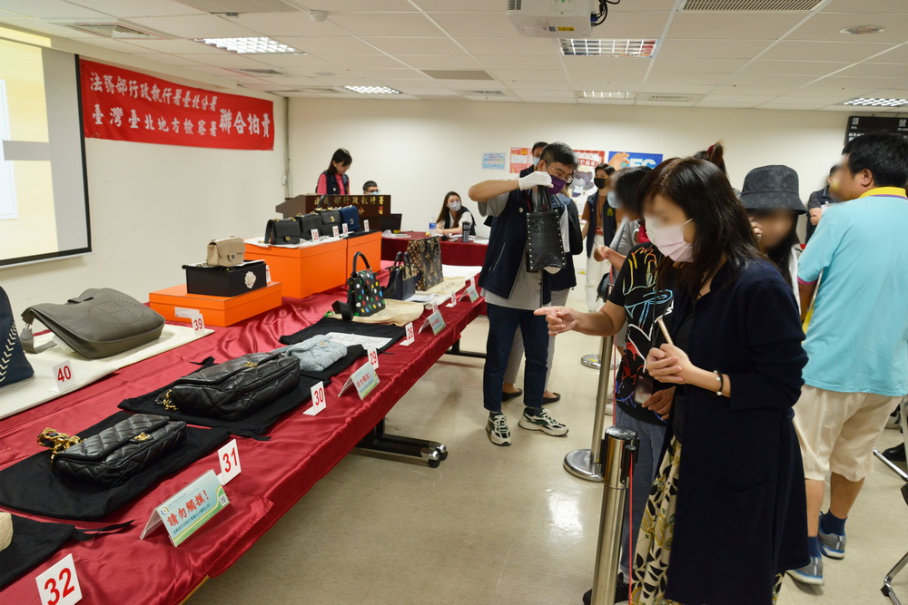 im.B案第2波名牌包拍賣會　14件精品賣得175萬 265