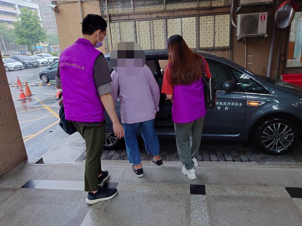 欠稅逾六百萬不繳還脫產 鋼筋工程公司女負責人遭管收 216 欠稅逾六百萬不繳還脫產 鋼筋工程公司女負責人遭管收 215