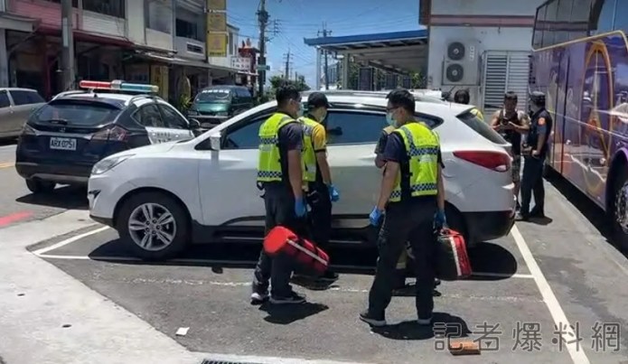 尿急下車卻自動上鎖 未滿月嬰兒困車內幸有冷氣避免熱衰竭 60 1689929219068 | 生活 生活 記者爆料網
