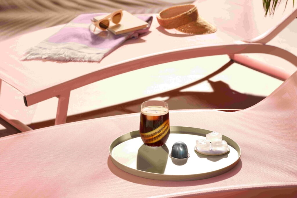 REVEAL冷萃咖啡品飲杯組,最適合搭配今夏新品「冷萃感咖啡」,和爸爸一起悠閒度過夏日時光。