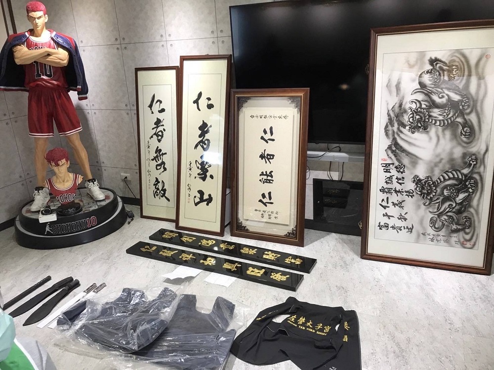刑事局掃蕩竹聯幫 南打破明仁會高雄水房查扣千萬元 300 刑事局掃蕩竹聯幫 南打破明仁會高雄水房查扣千萬元 299
