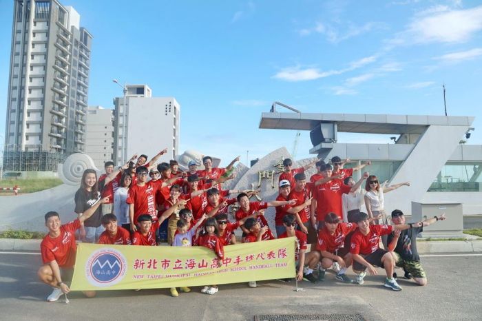 海山高中手球隊金門進行移地訓練 暢跑金門大橋