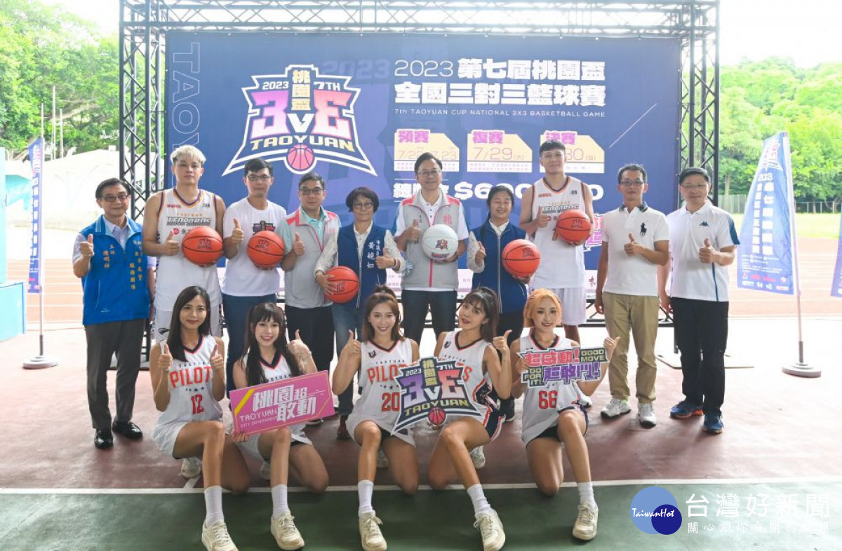 大合照。<br /><br /> <br /><br />