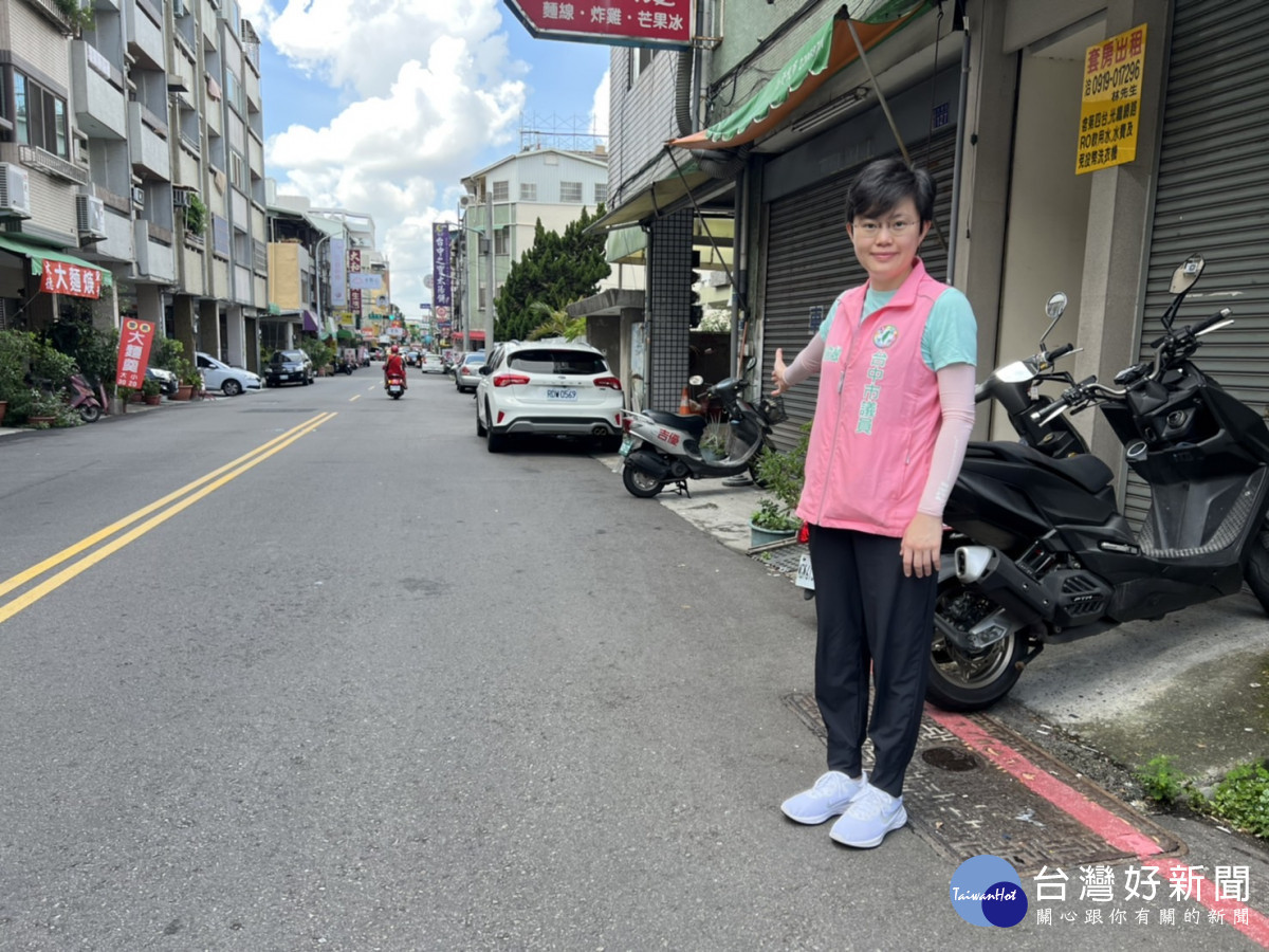 警方取締行人在未劃設人行道的道路不靠邊走市議員陳俞融批制度有問題