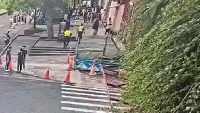 手遊活動台上選手遭碎嘴「打真爛」 親友團台下「真人PK」 76 312 16 | 社會 社會 記者爆料網