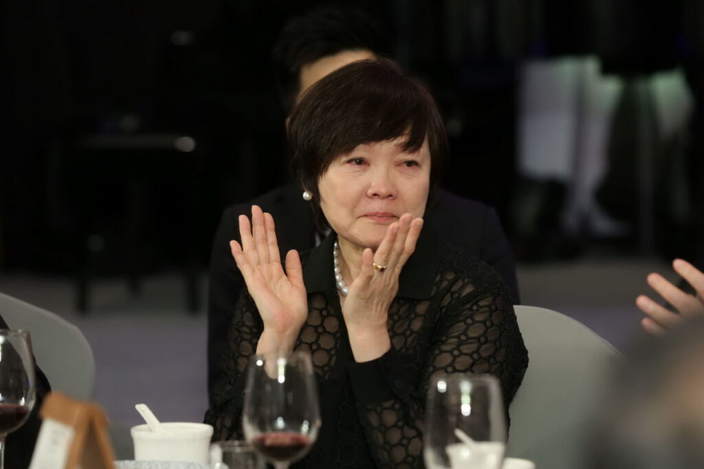 安倍昭惠夫人出席晚宴感動不已。