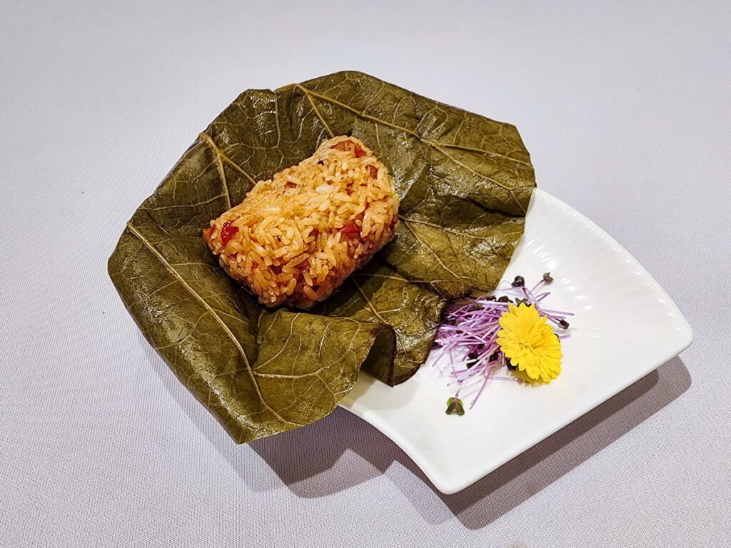 荷葉飄香糯米飯。