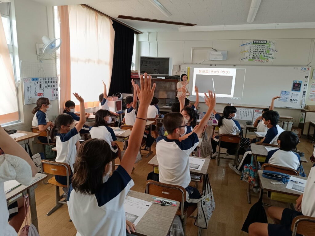 嘉市僑平擔任日本阿波市土城國小一日客座教師