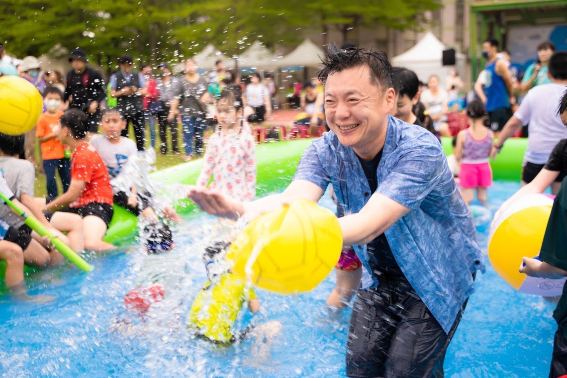 漾新聞|仲夏週末飆歌水樂園 趙天麟與民同樂