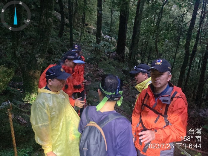 男子獨攀鳶嘴山迷路 受困稜線求援獲救 70 S 27369530 | 社會 社會 記者爆料網