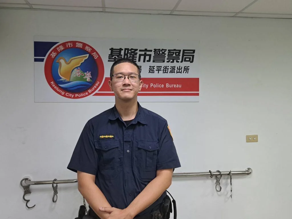 門外聽聞友人呼救急報警 | 警消破門協助送醫