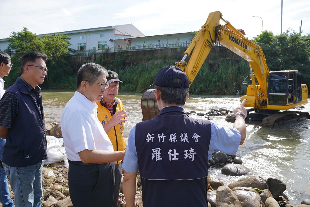 艾斯巴達汙染鳳山溪仍未善後 楊文科今強制清淤 324 艾斯巴達汙染鳳山溪仍未善後 楊文科今強制清淤 323