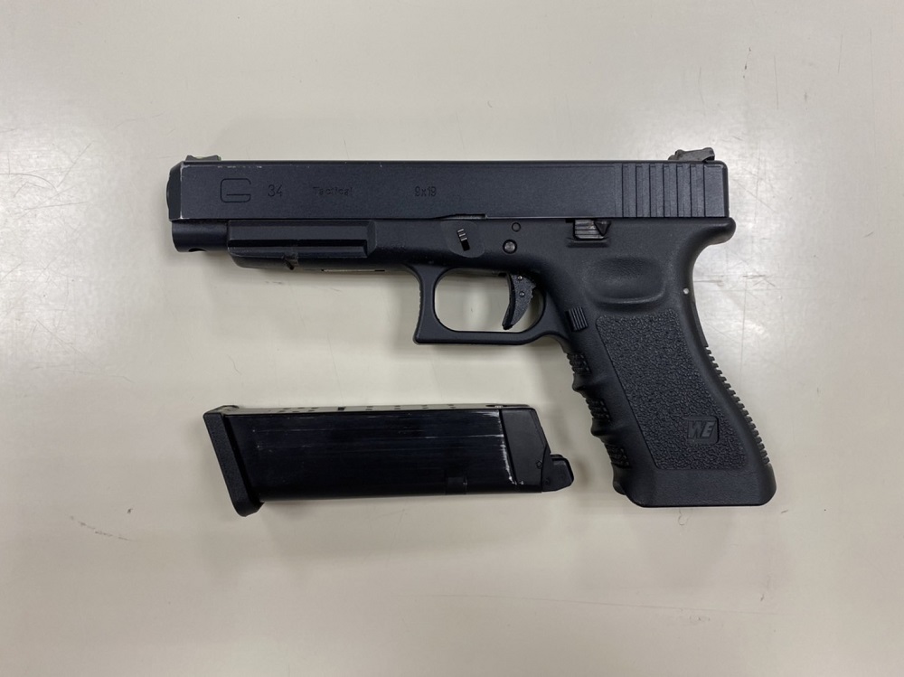 奇葩外送派單 先領槍再射擊立委服務處警三小時逮人 322 奇葩外送派單 先領槍再射擊立委服務處警三小時逮人 321