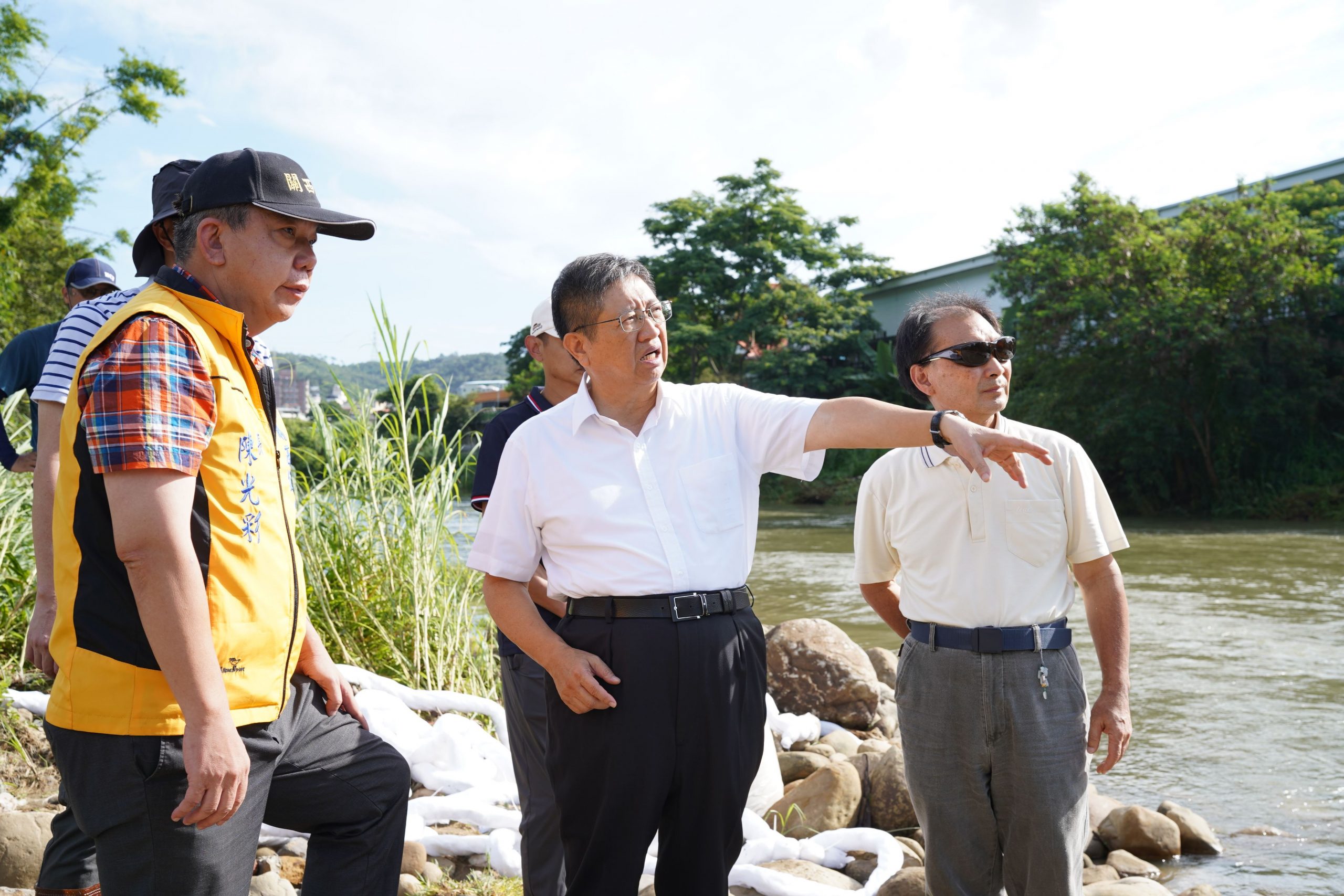 工廠污染鳳山溪還拒善後　楊文科今強制代清污：鄉親安全不能等