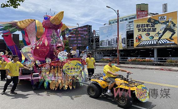 影 /羅東藝穗節踩街 四主題花車訴說在地故事