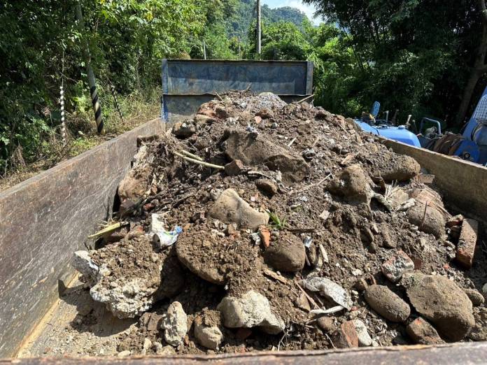 河川國有地遭傾倒廢棄物 大湖警分局逮兩嫌移送法辦 74 | 社會 社會 記者爆料網
