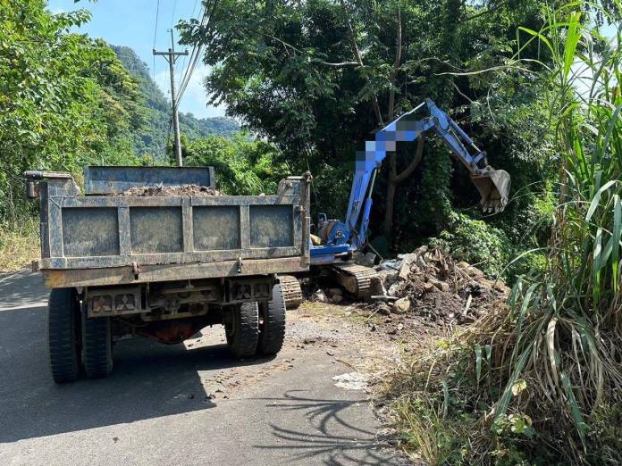 河川國有地遭傾倒廢棄物 大湖警分局逮兩嫌移送法辦 71 | 社會 社會 記者爆料網