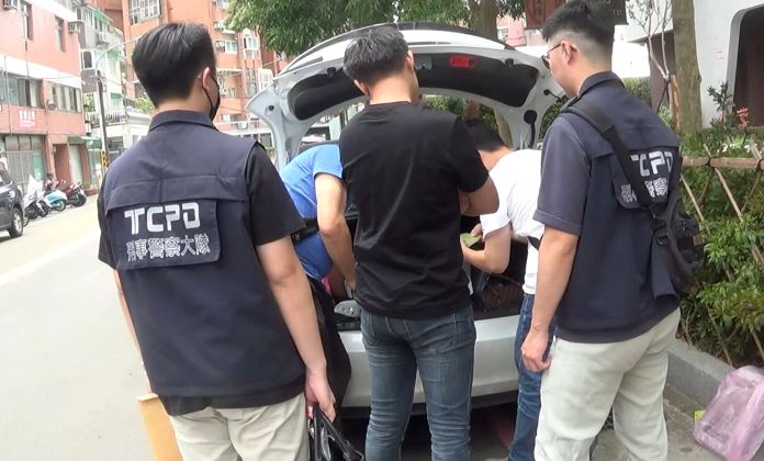 你敢押房我就敢借 天道盟聯正會角頭「快速放款」2年撈5千萬 79 411 20 | 社會 社會 記者爆料網