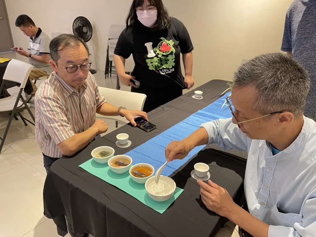 ▲汐止第一任街長陳定國後代陳澄聲也參與現場品茗活動。（照片/高松根）