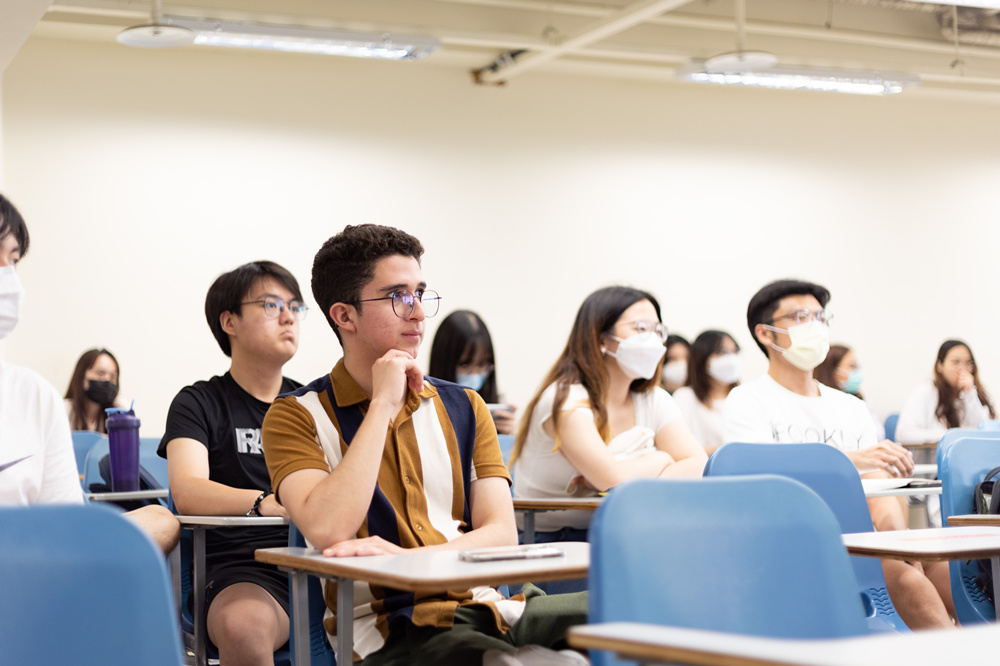 培養學生具備專業知識、實用技能及認真態度。 (圖/銘傳大學提供)