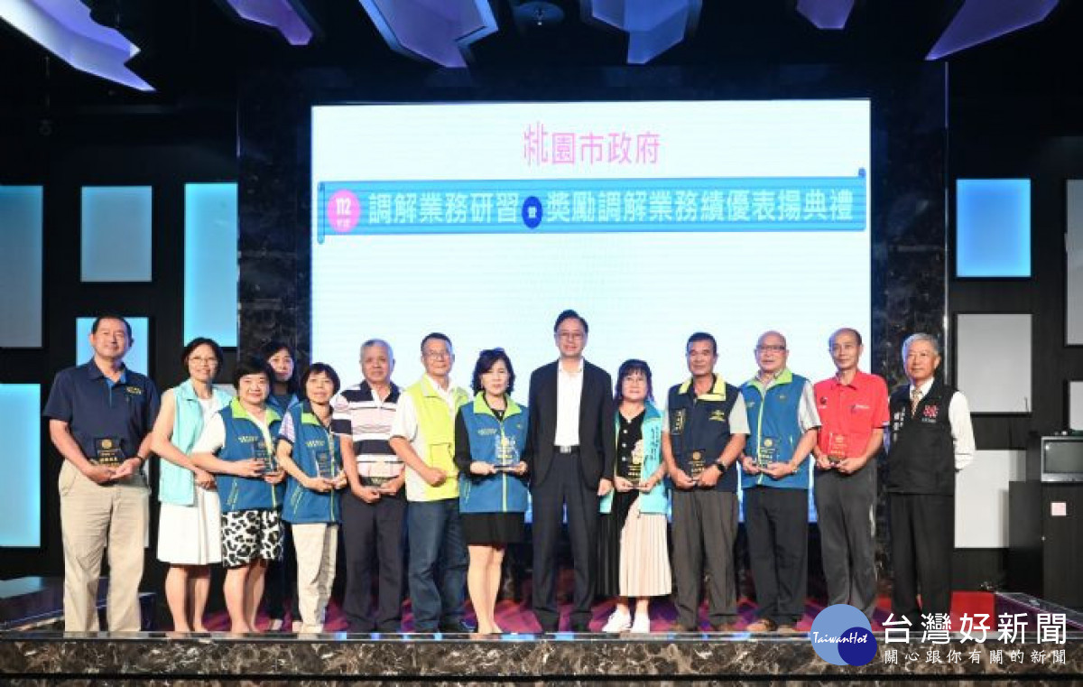 大合照。<br /><br /> <br /><br />