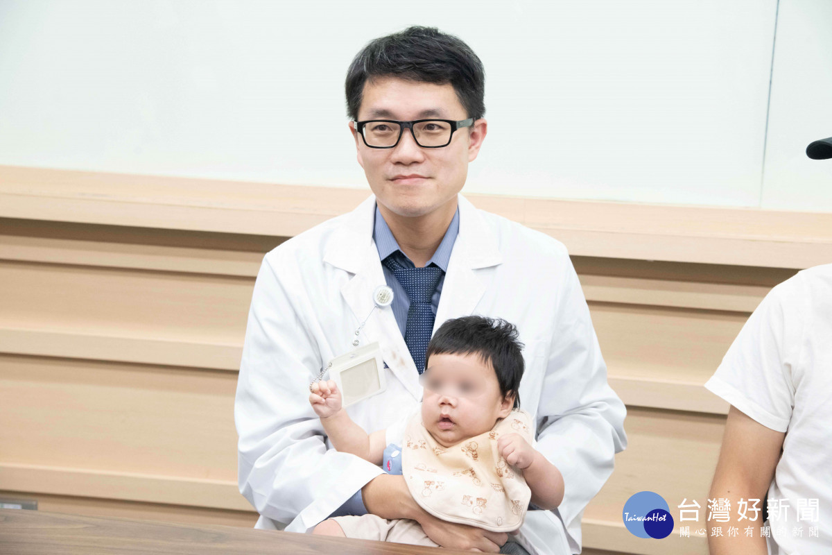 彰基心臟外科謝永堃醫師說明,彰基擁有堅強的葉克膜團隊加上內外科重症和兒科重症。圖/彰基醫院提供