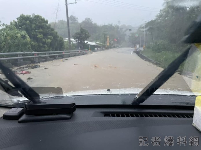 杜蘇芮逼近!台東風雨越來越大 積水、泥流災情陸續傳出 51 11乙線積水 圖片翻攝 台東臉書災害通報 | 生活 生活 記者爆料網