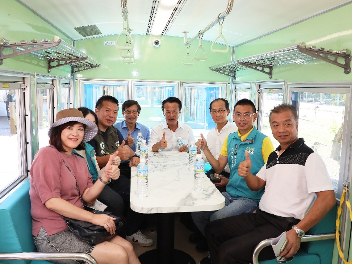 重溫懷舊糖廠風光與一睹故宮南院國寶 蒜頭糖廠五分車延駛至故宮南院及新車廂投入營運