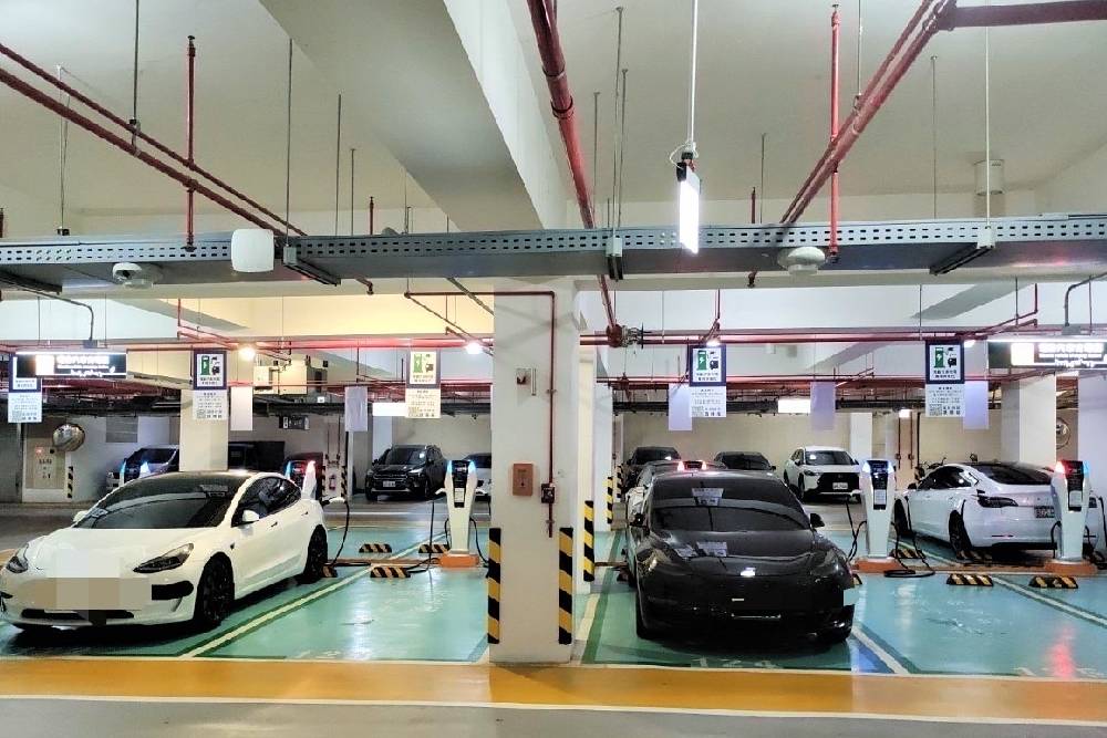 台中市府首告車主:拔槍竊電恐關5年! 216 台中市府首告車主:拔槍竊電恐關5年! 215