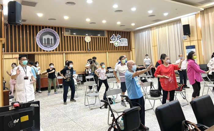 台大雲林分院巴金森病友會探索太極拳之道融合力與平衡
