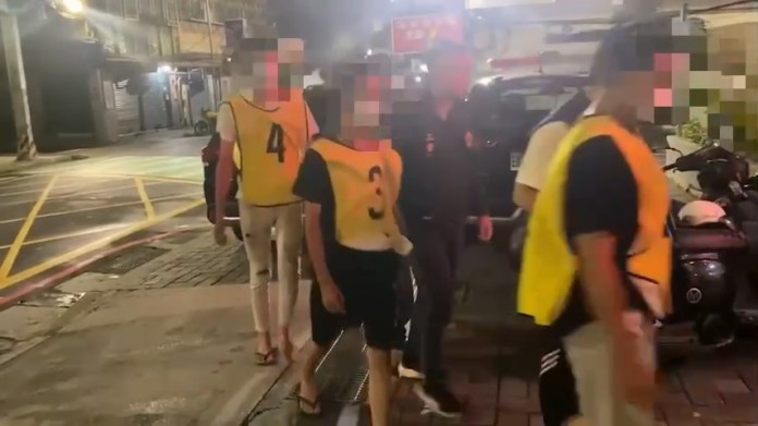 三重三德公園夜半驚聲尖叫 男設局圍毆乾妹妹前男友 68 113 8 | 社會 社會 記者爆料網