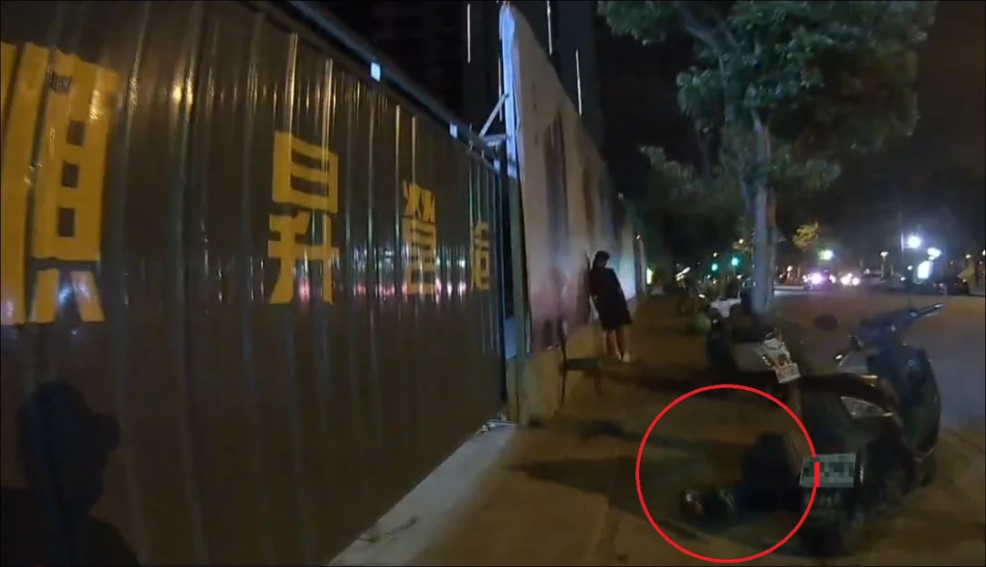 壽星不勝酒力倒臥人行道｜暖警溫情翻身助送就醫