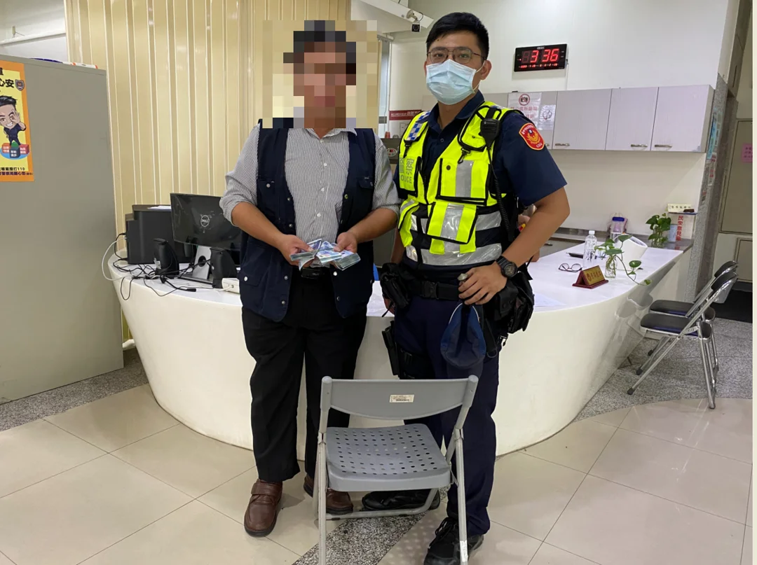 最美台灣！善心人士拾金不昧｜警積極尋回失主領回18萬