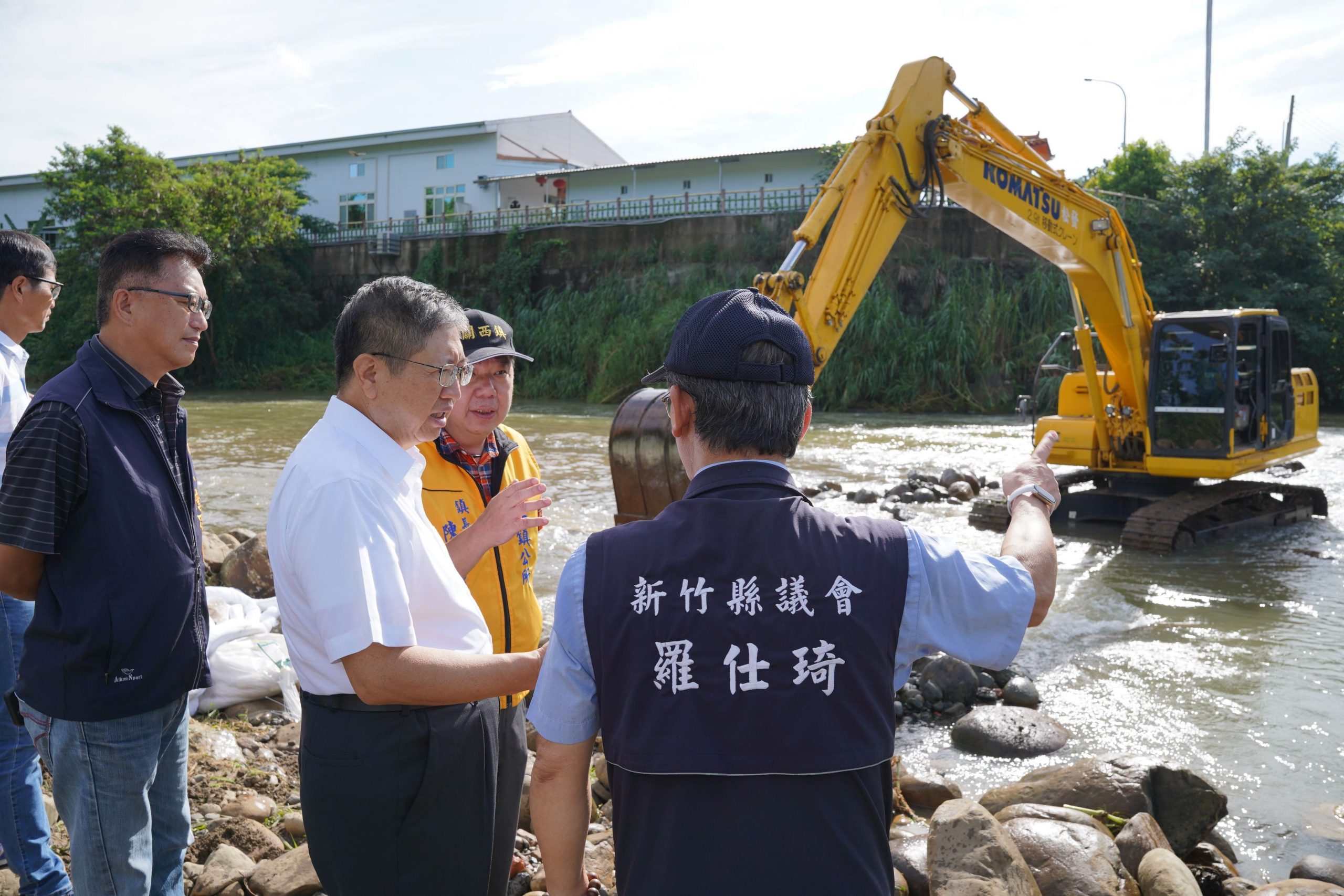 竹縣環保局清除鳳山溪污染　颱風後將再進場確認