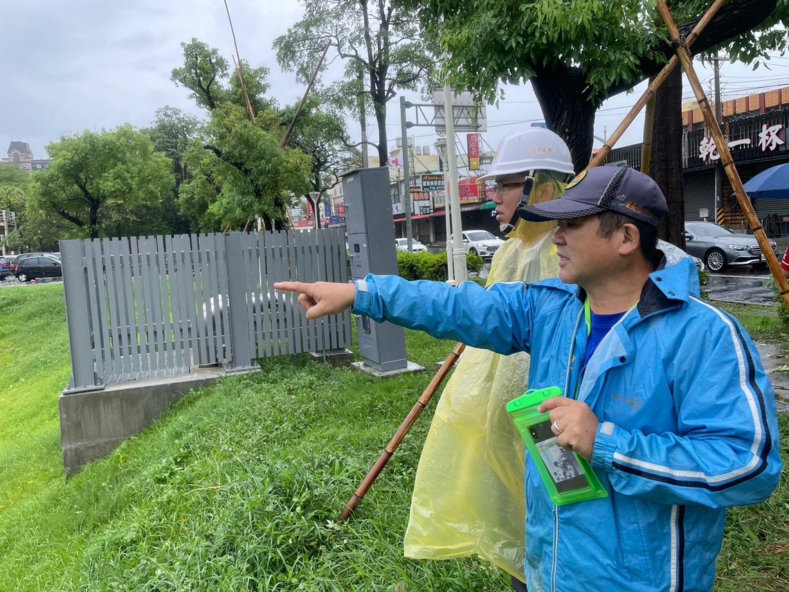 漾新聞|杜蘇芮帶強風大雨 林智鴻偕同里長巡查籲注意道路安全
