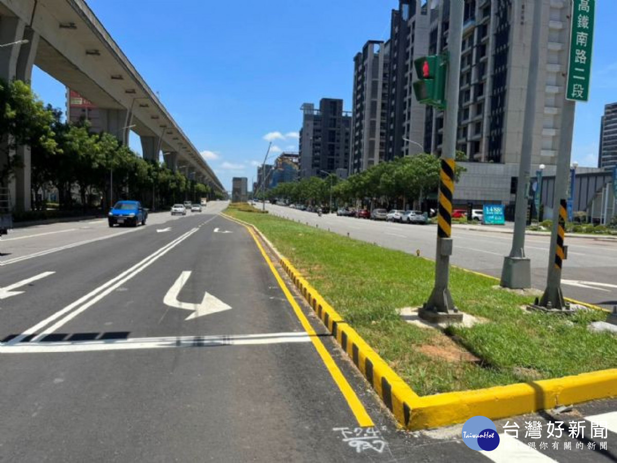 中壢高鐵南路與文德路口、高鐵南路與公園路口，新設3處偏心左轉車道讓交通更順暢。