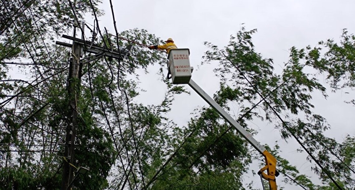 台電持續動員人力搶修,力拚全數復電