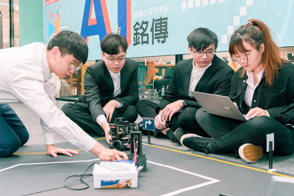 銘傳大學在各系課程中全面導入AI相關的知識與應用。(圖／銘傳大學提供)