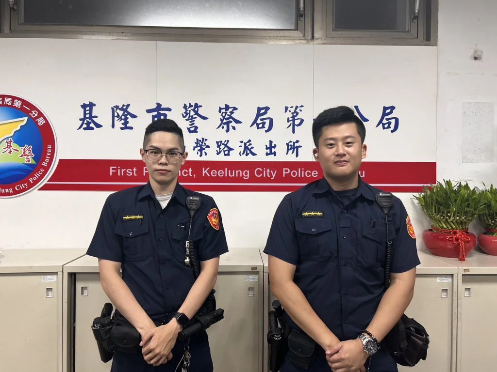鐵皮屋頂遭強風吹落 | 基警迅速排除確保住戶安全