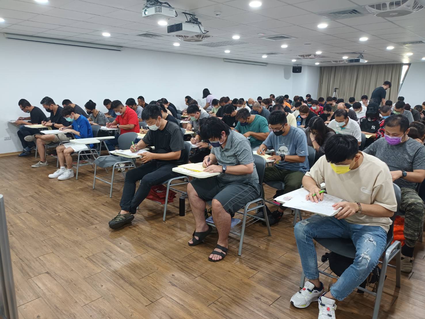 ▲圖說:市警局辦理「臺中區計程車駕駛人執業測驗」 (圖/台中市政府提供)